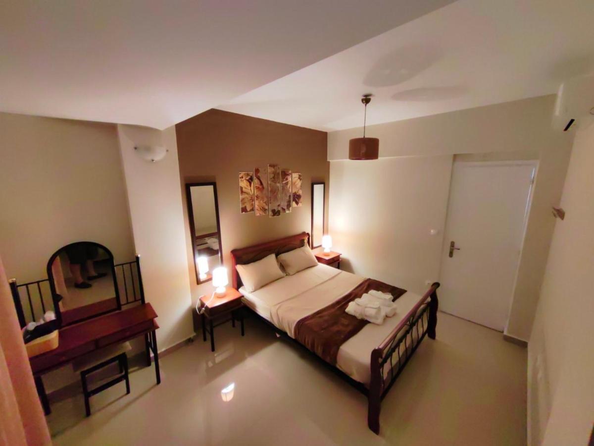 Theo Apartments 1 Artemida  Bagian luar foto